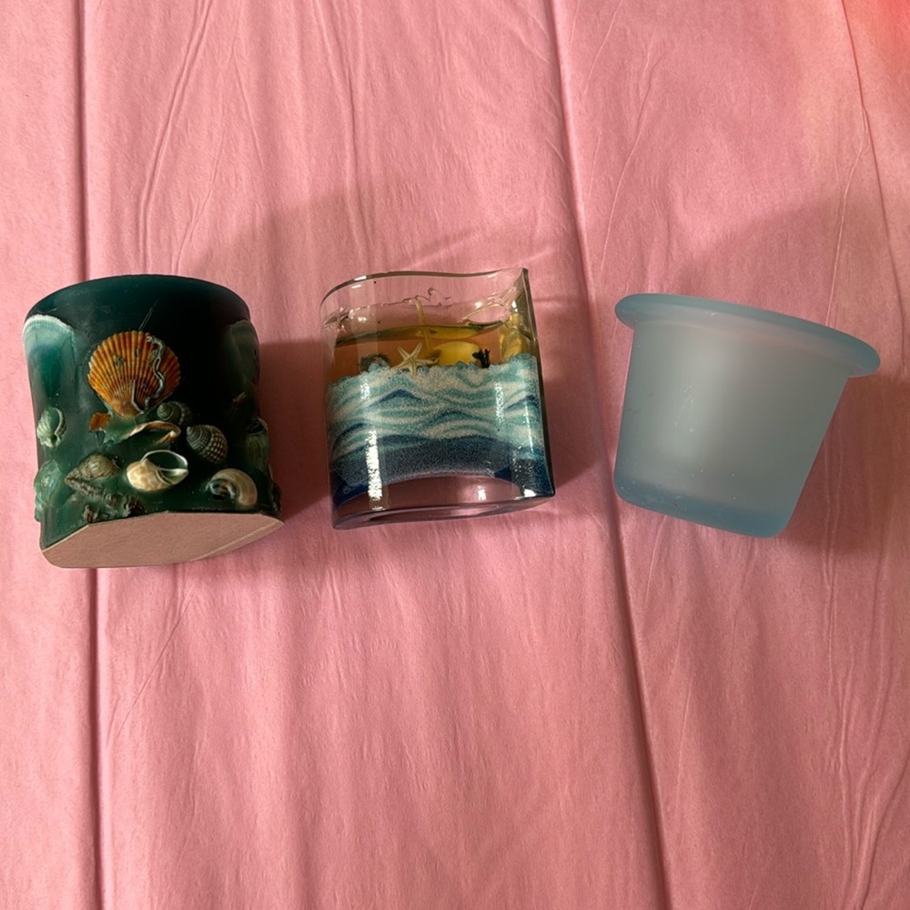 🍀2/10.00🍀 sea shell candles and frosted holder set of 3 , new like